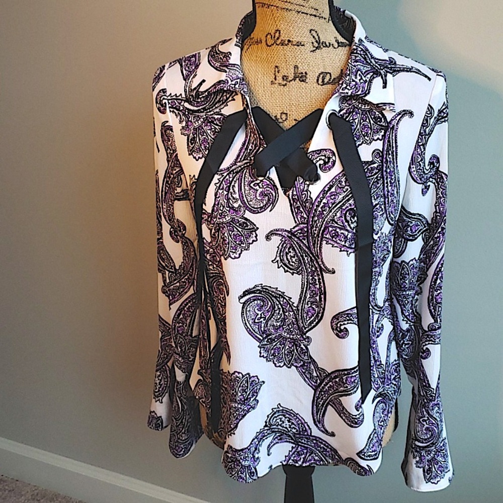 NWT! White House Black Market PRETTY lace up blouse size 2